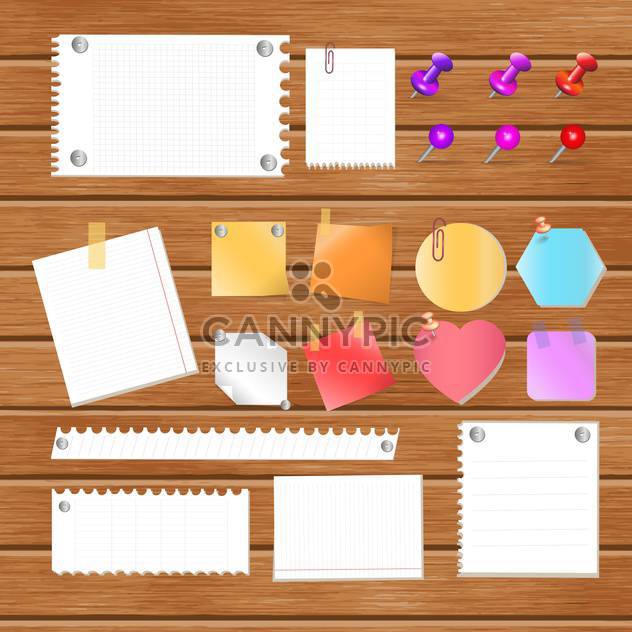 Message papers on wooden board - vector gratuit #132447 