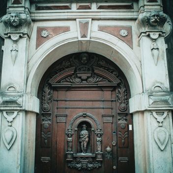 Doors in old town - image #184437 gratis