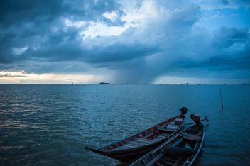 Heavy clouds on the sea - image #186457 gratis