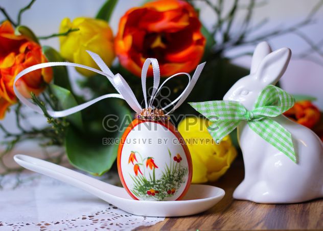 Painted Easter egg in spoon - image gratuit #187597 