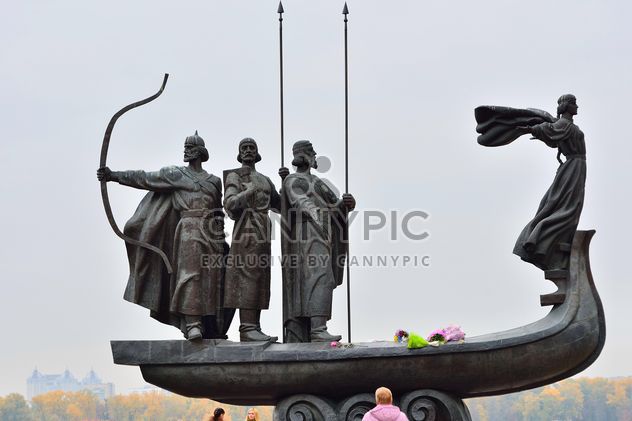 Monument to founders of Kiev - Free image #229467