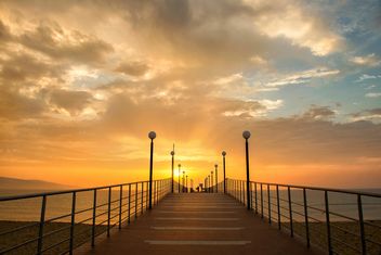golden sunrise on the seaside #sunrise #sun #sunset #sea #seaside #seascape #landscape #outdoor #travel #vacation #world #trip #blacksea #gold #golden #orange #sky #relax #morning #lonely#warm - image gratuit #272307 