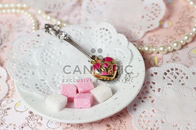Pink and white sugar on a plate - image gratuit #272997 
