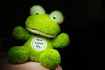 Green toy frog - image #274787 gratis