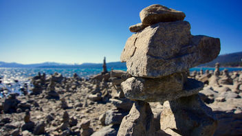 Tahoe rock formations at low tide - бесплатный image #296387