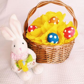Easter eggs and rabbit - image gratuit #301367 