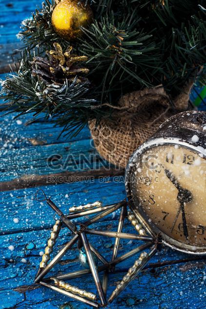 Christmas decoration and old clock - image gratuit #302047 