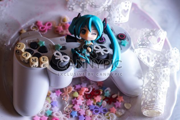 PlayStation joystick decorated with ribbons - Kostenloses image #302397