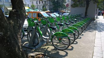 Green Rental Bicycles in Batumi, Georgia - image gratuit #330307 
