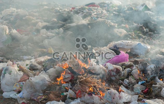 Pile of waste and trash - image #337517 gratis