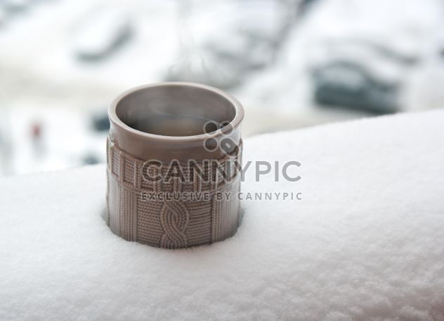 Cup of tea in snow - Kostenloses image #339217
