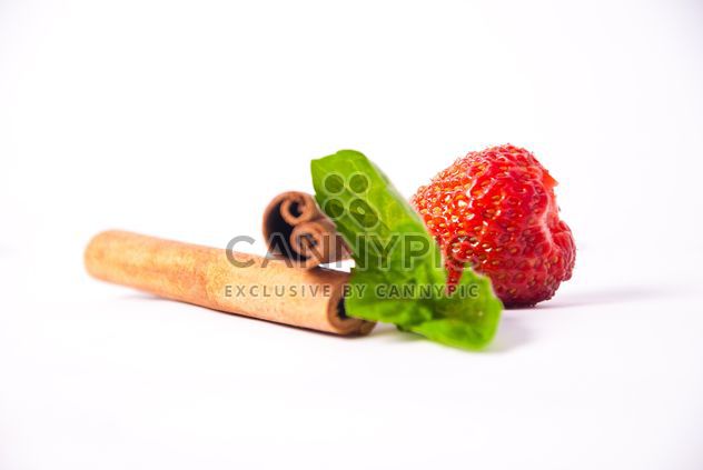Fresh strawberry with mint and cinnamon on white background - image gratuit #342517 