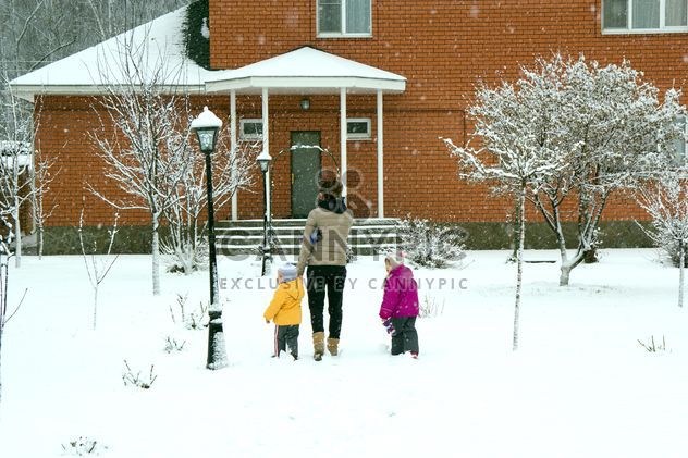 Snowfalled road to the house, winter in Podolsk - image #342577 gratis
