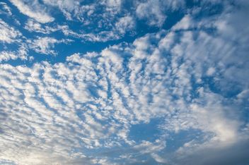 Cloudy blue sky - бесплатный image #344137