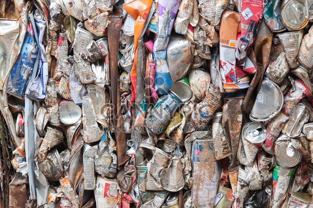Aluminium cans pressed and plastic bottle to packed for recycling - image #347317 gratis