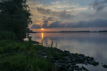 Sunrise over the Nieuwe Merwede - Kostenloses image #372717