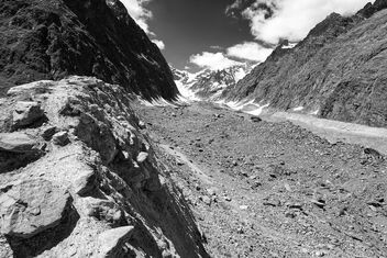 Miage glacier (Mont Blanc group). Better viewed large. - Free image #475697
