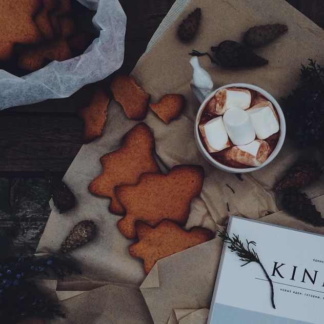 Ginger biscuits and mug of cocoa - бесплатный image #136267