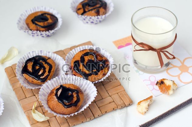 Cupcakes and glass of milk - Free image #182717