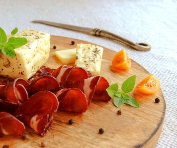 Meat and cheese - image #183347 gratis