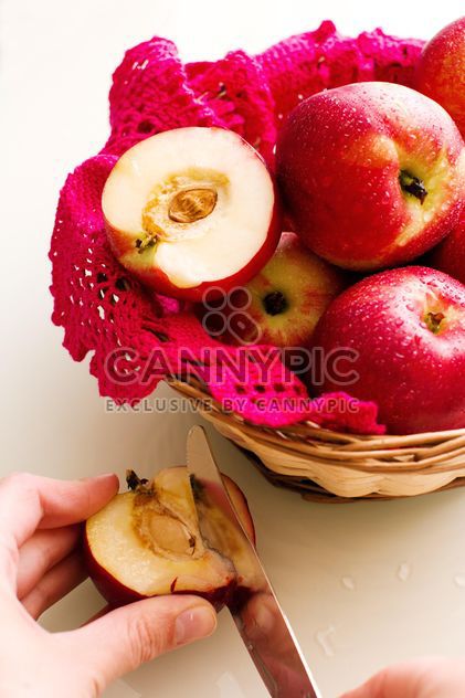 apples in basket - бесплатный image #185857