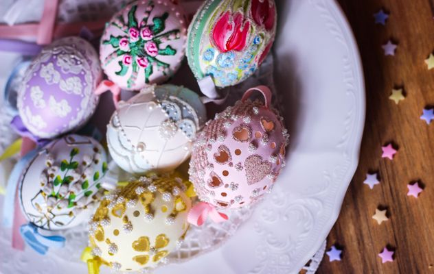 Easter eggs on plate - бесплатный image #187557