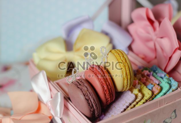 Colorful macaroons and cookies - image #187637 gratis