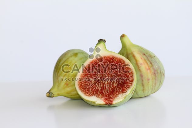 Figs on white background - image gratuit #187847 
