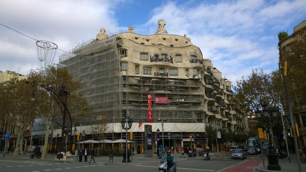 Gaudi's La Pedrera Building in Barcelona - image gratuit #187857 