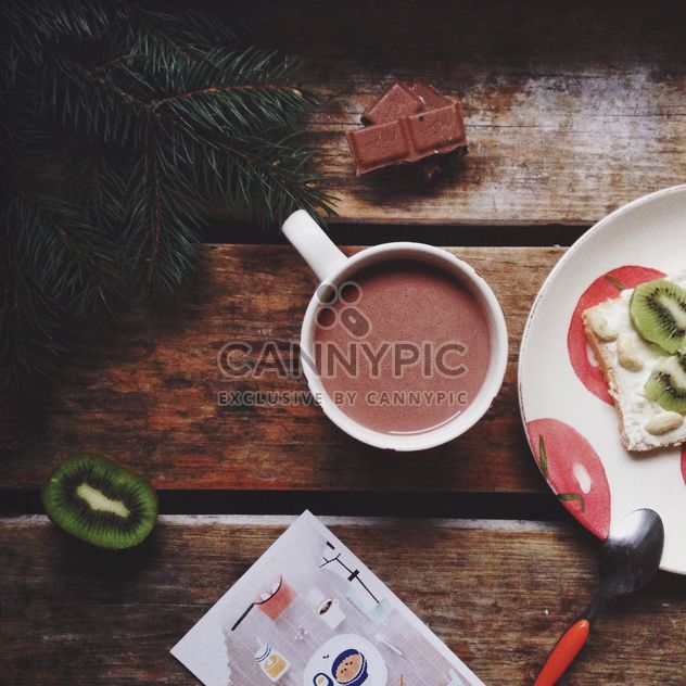 Cup of hot cocoa with kiwi - image #198437 gratis