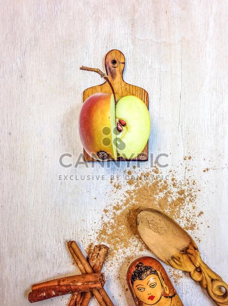 Apple with cinnamon - бесплатный image #198987