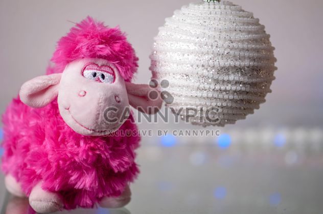 Toy sheep and Christmas ball - image #272567 gratis