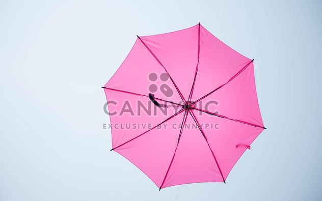 Pink umbrella hanging - image gratuit #273087 