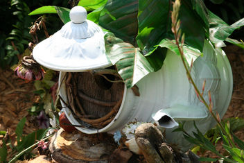 Fairy House in a Teapot - Pixie Hollow Fairy Garden - image #279697 gratis