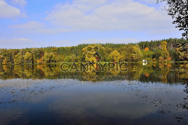 Autumn lake - image #280927 gratis