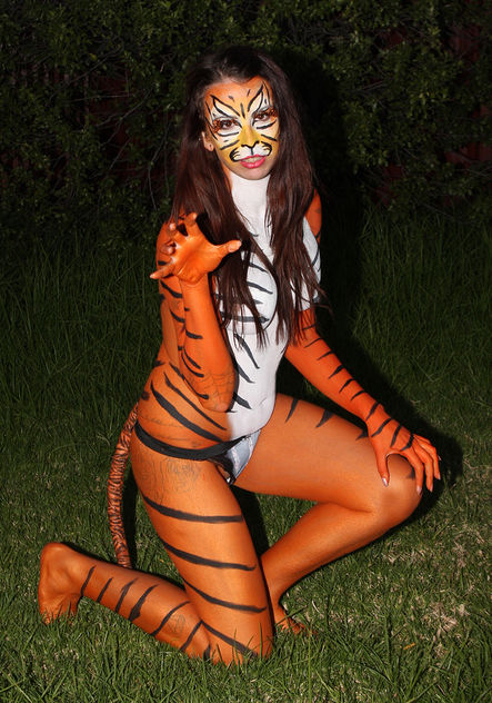 Hot Kandi Body painting Tiger - image gratuit #281877 