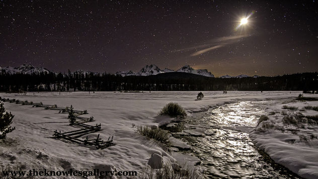 Stanley Lake creek and moon - image #295907 gratis