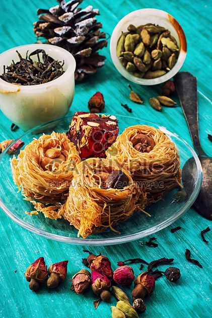 Eastern sweets, dry tea and cardamom - image gratuit #302027 