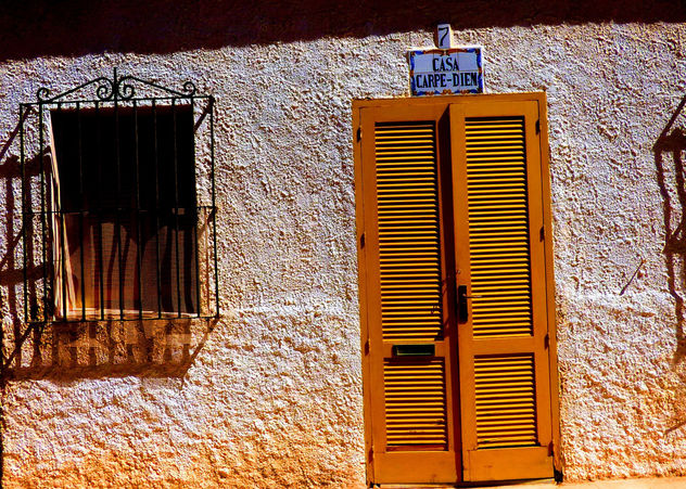 Tabarca Yellow Door #Spain #dailyshoot #iphone #leshainesimages - image #324397 gratis