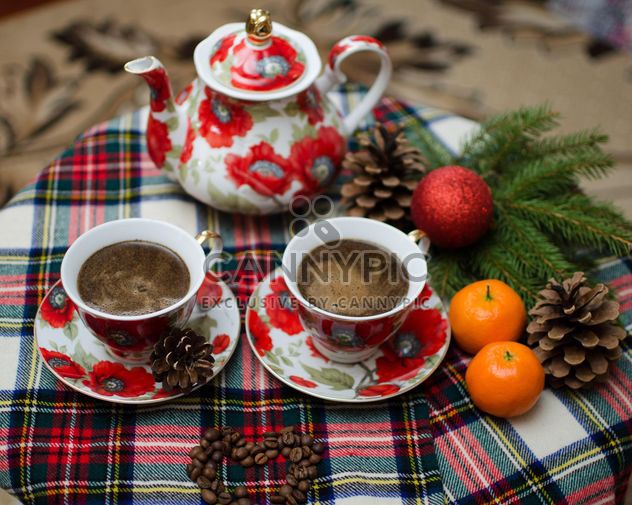 Warm coffee and Christmas decorations - бесплатный image #327317