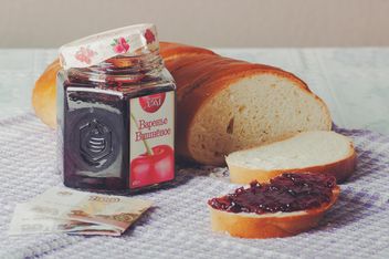 Cherry jam and bread for 3 dollars - image #327327 gratis