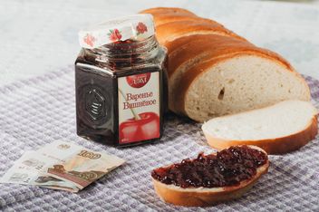 Bread with jam - image gratuit #328057 