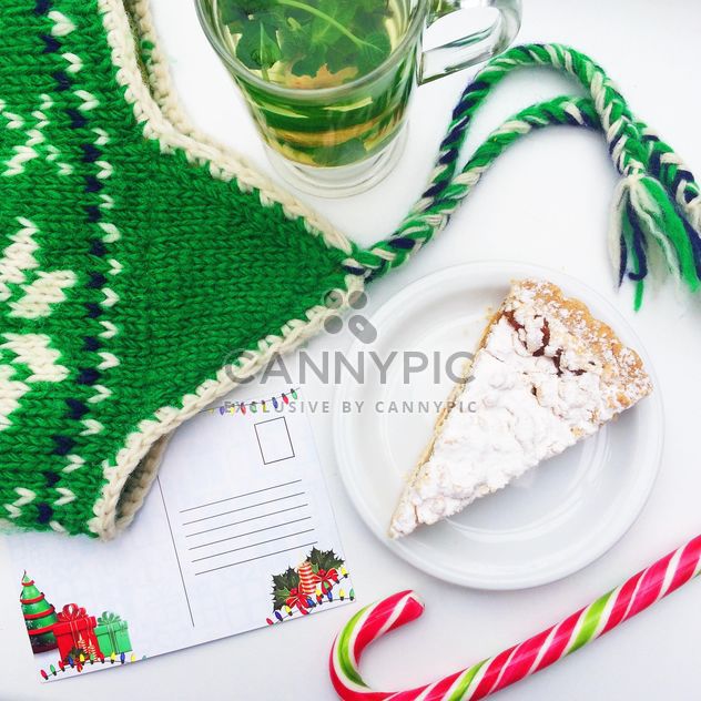 tea with mint and cake near the green hat and a letter to Santa Claus - image gratuit #329197 