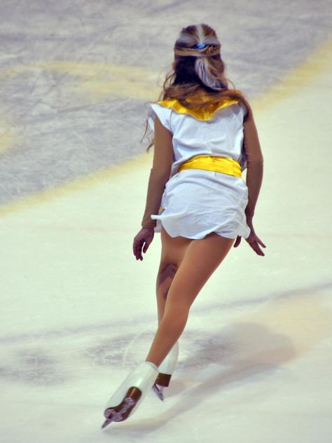 Ice skating dancer - бесплатный image #330927