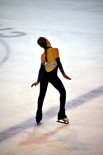 Ice skating dancer - image gratuit #330947 