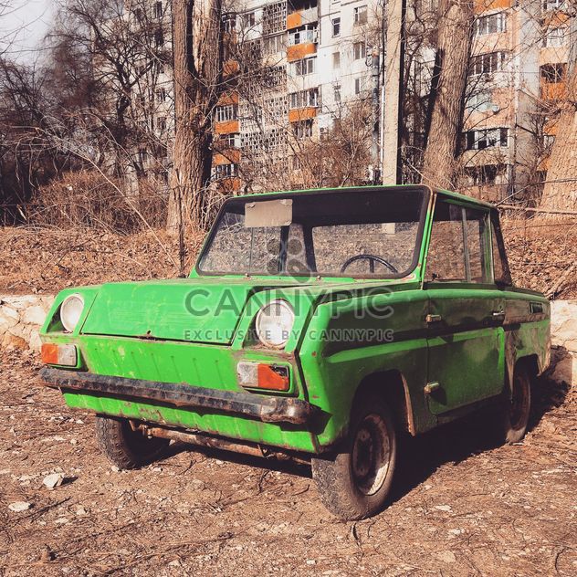 Old green small car - бесплатный image #332067