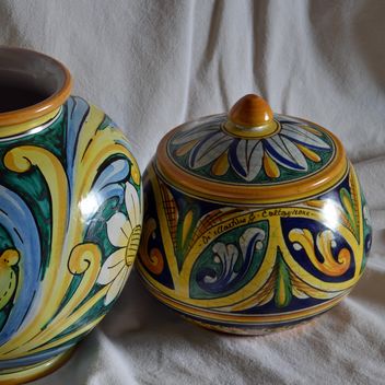 painted ceramic vases - image #333807 gratis