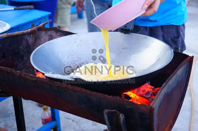Fried eggs for open air cooking - image #335207 gratis