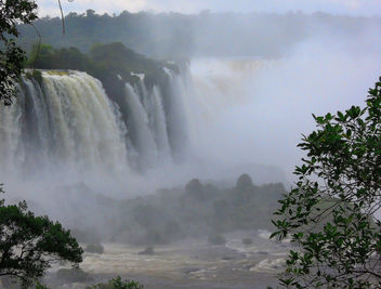 Brazil (Iguacu) Brazilian side of Misty Iguacu Falls - Free image #335887