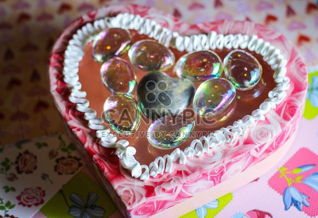 White cream on jelly cake in a form of a heart - image #342067 gratis